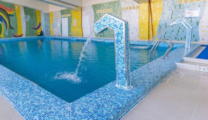 Крытый бассейн